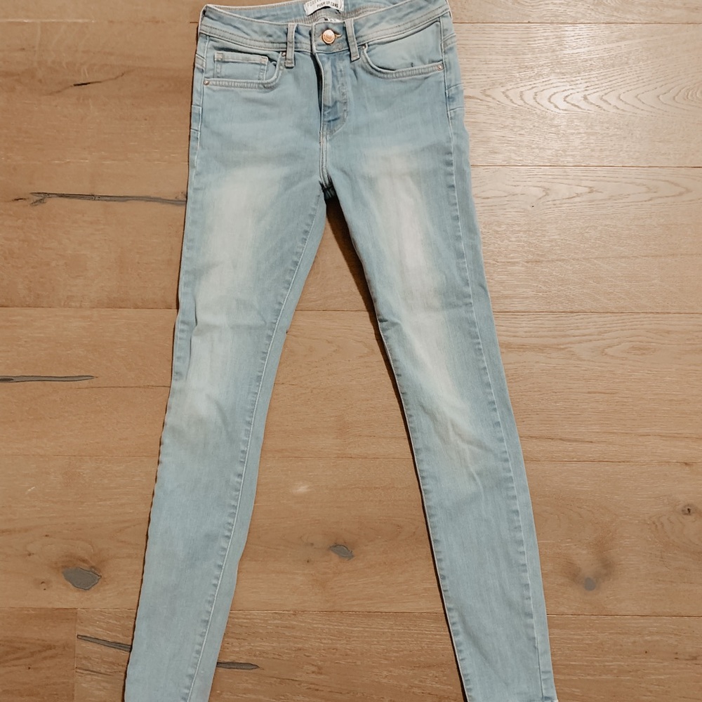 super skinny, push-up jeans